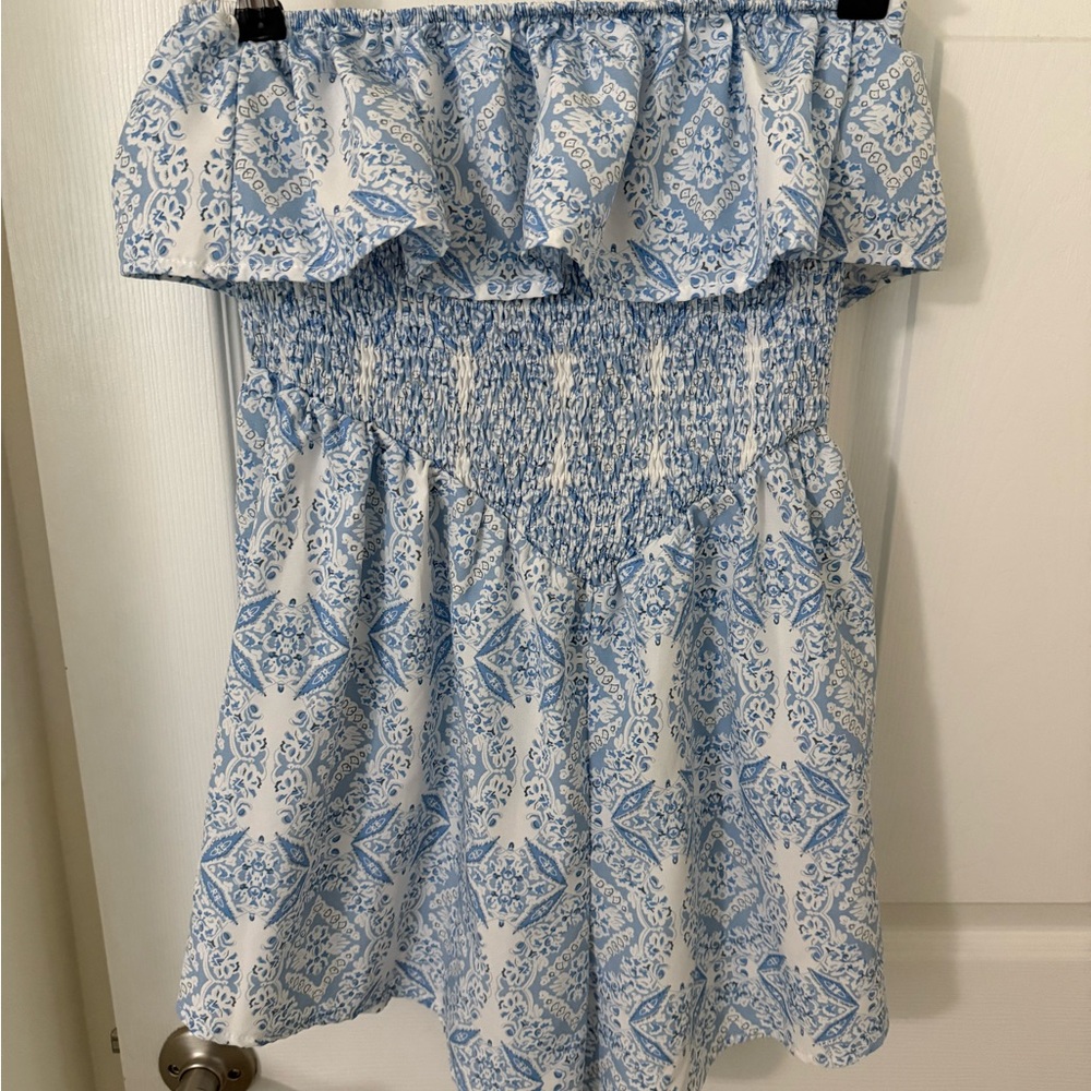 SHEIN Blue and White Patterned Top